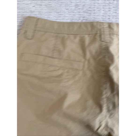 Columbia Shorts Mens 32x10 Biege Khaki Chino Lightweight Golf Hiking Logo NWT - Picture 11 of 12